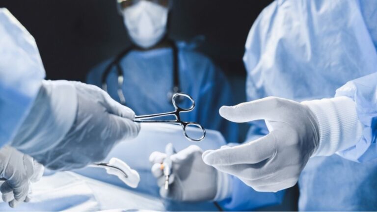 After watching YouTube tutorials, a man surgeries on himself and ends up in the hospital with major consequences.