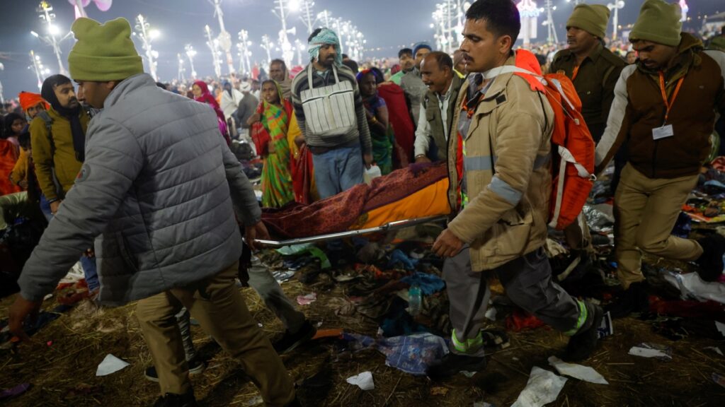 At UP's Barabanki temple, monkeys start a fatal stampede that leaves two people dead and thirty-two injured.